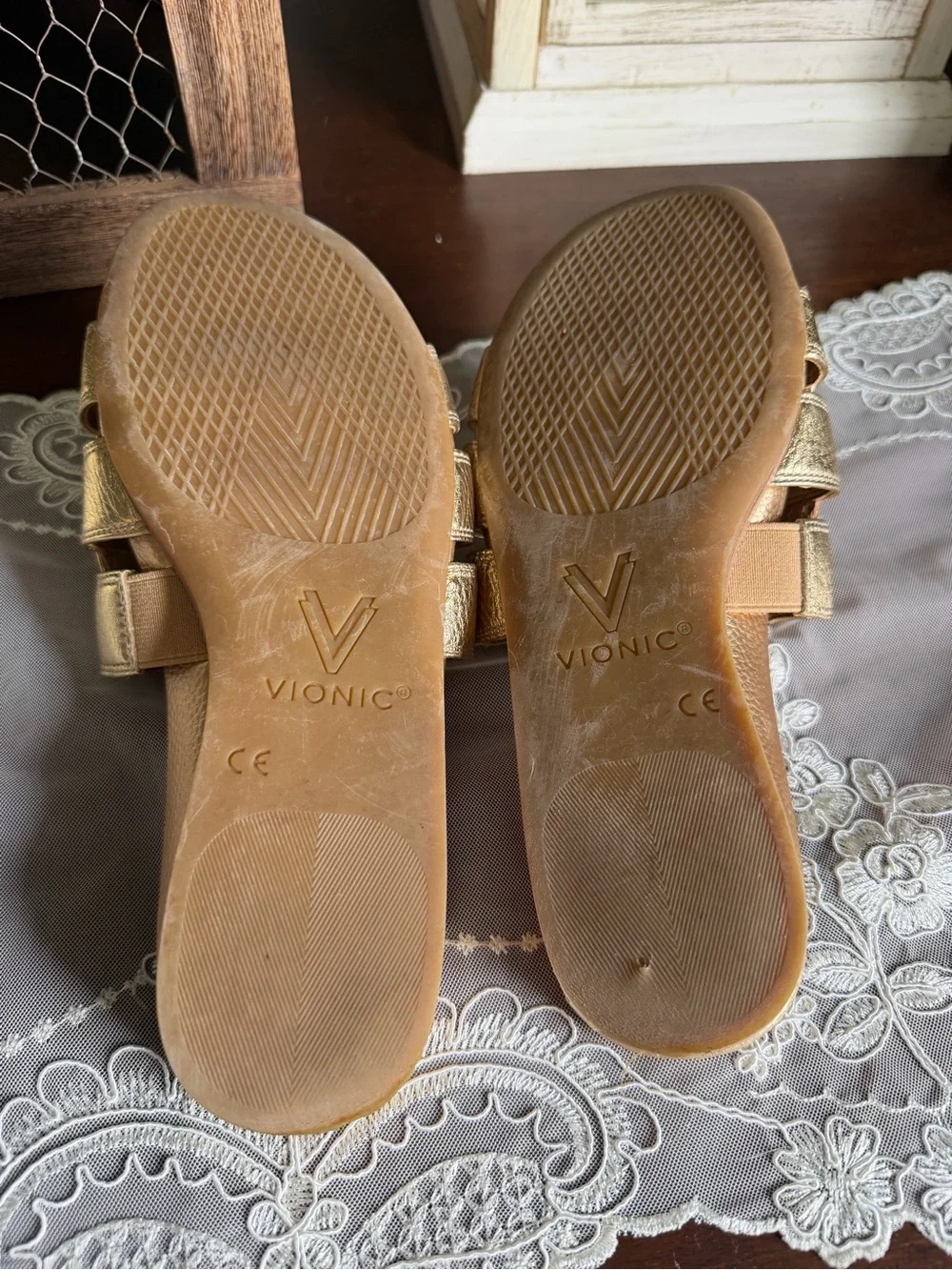 Vionic Gold Metallic Leather Glendora Slide Sandals Shoes Sz 7